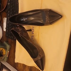 Louis Vuitton heel size 37